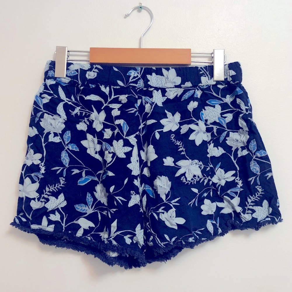 Flower Print Fringe Bottom Shorts (M)